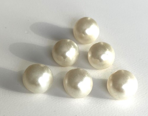 Lot boutons anciens en - de,