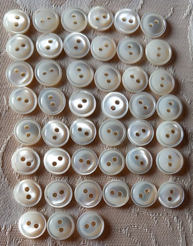 Anciens boutons en nacre - ,